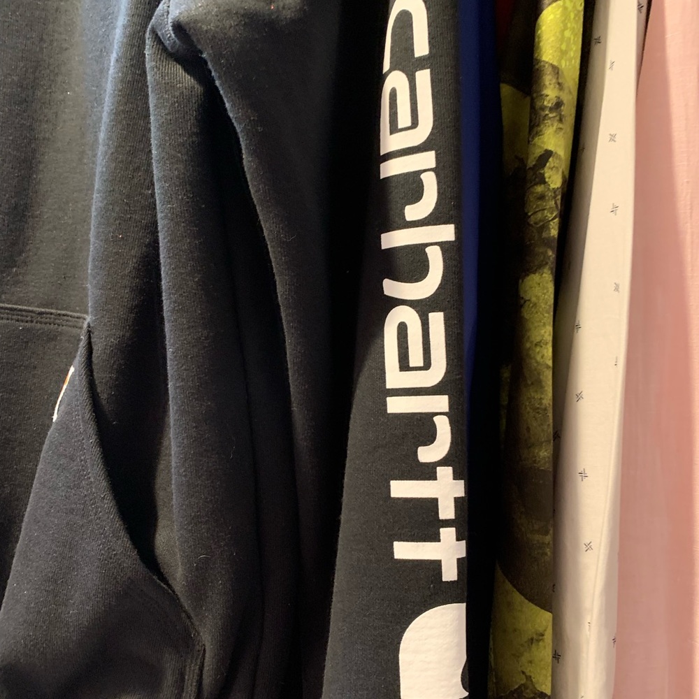 Men’s black Carhartt hoodie size S fits like M